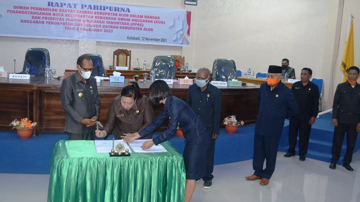 Bupati dan Pimpinan DPRD Alor Teken KUA-PPAS 2022. Target PAD Naik, Belanja Turun