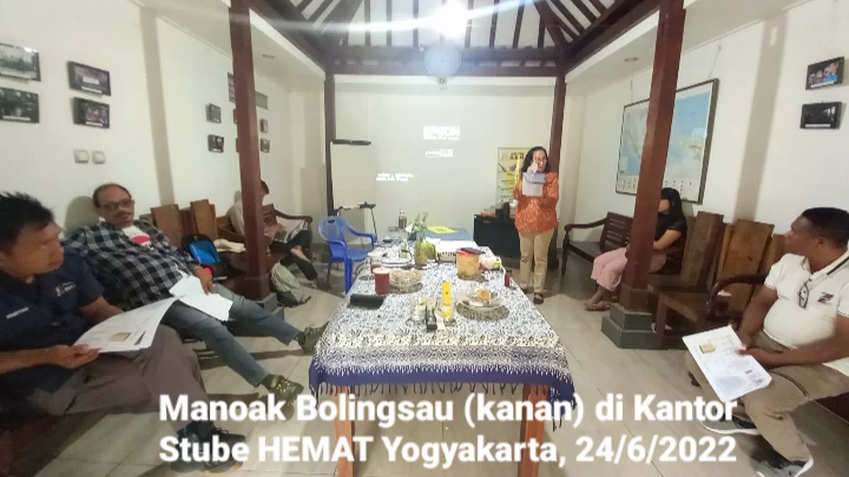 Camat Pantar Tengah Belajar ke Stube HEMAT Yogyakarta Tentang Pengolahan Mente Jadi Wine dan Rekayasa Lahan Tambak Garam