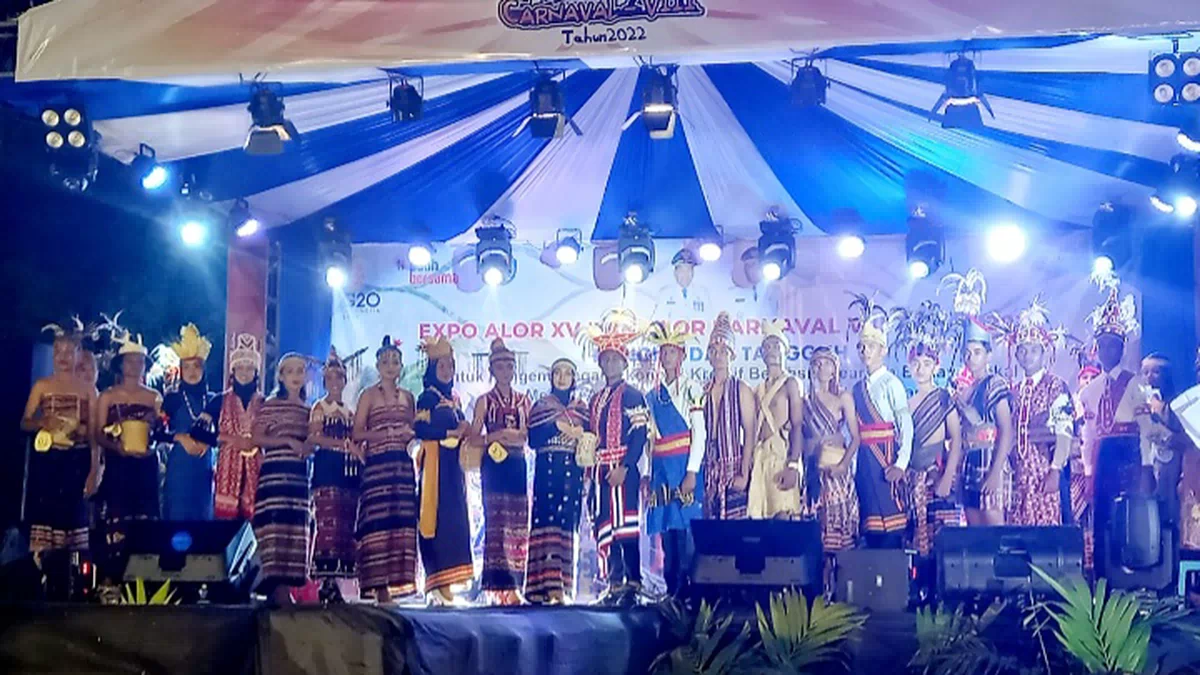 10 Nyong & 10 Nona Alor Siap Bersaing di Puncak Expo Alor Malam Ini. Stop Bullying