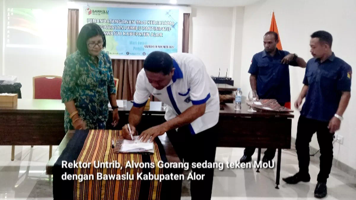 Bawaslu Alor dan Stakeholders Teken MoU Pengawasan Pemilu, Ika Ingatkan Potensi Benturan