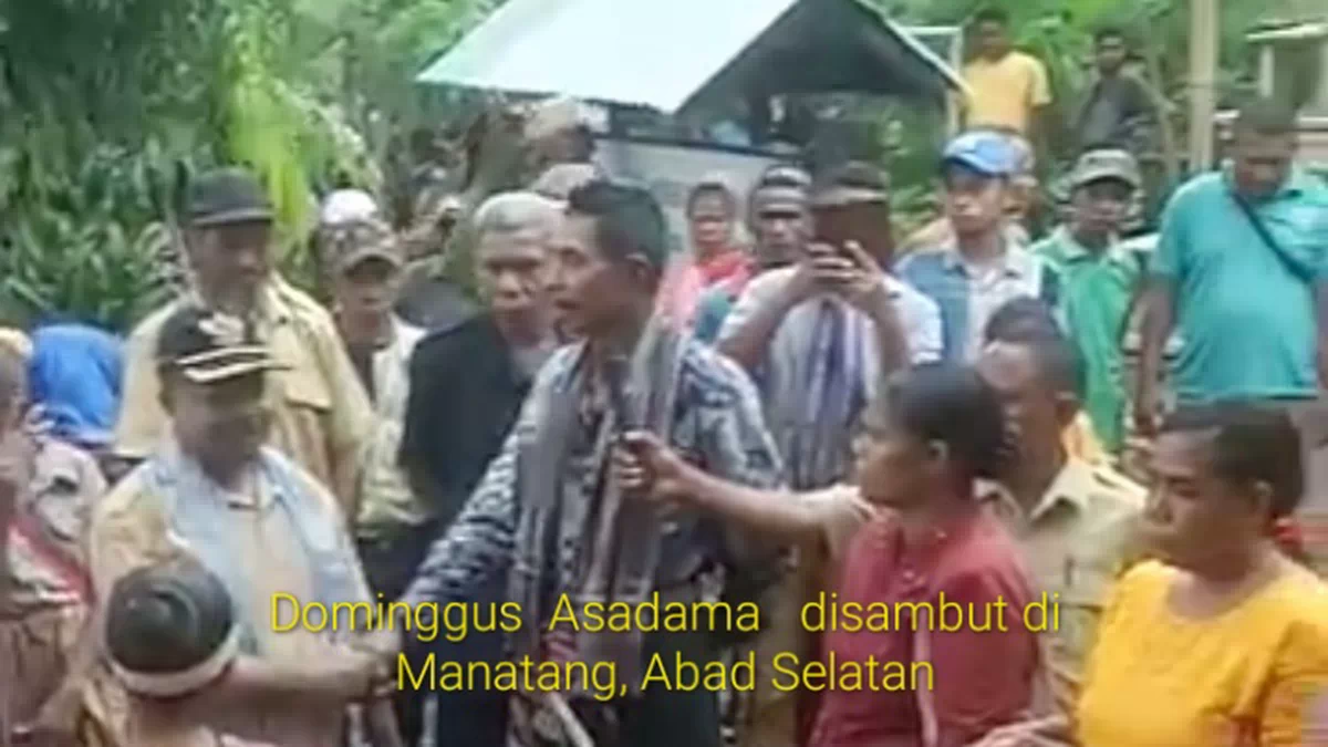 Asisten II Setda Alor Serahkan 580 Sertifikat Tanah di Abad Selatan