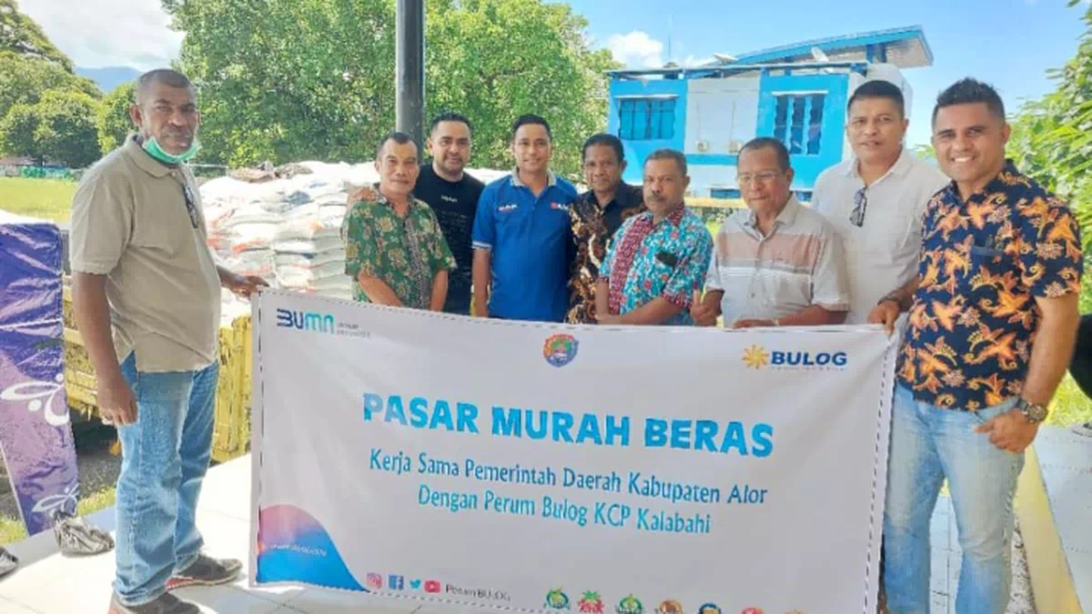 Pemkab Alor dan Bulog Gelar Pasar Murah, Harga Beras Berangsur Turun
