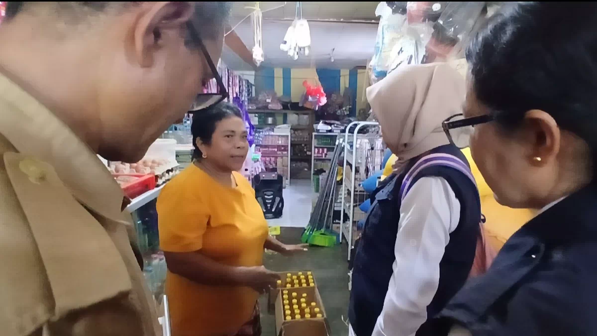 BPOM Kupang Inwas Pangan Jelang Nataru, Temukan Banyak Yang Kadaluarsa di Alor