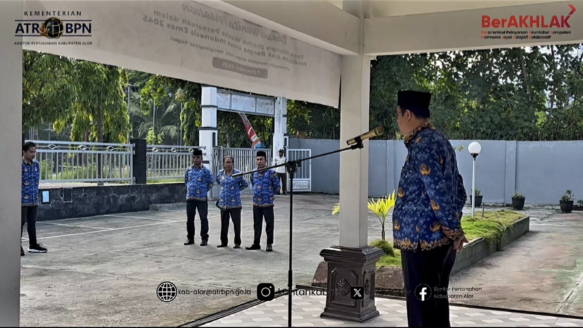 Saat Apel KORPRI Kakantah Alor Pacu Staf Tingkatkan Etos Kerja dan Serahkan SK 16 PPPK