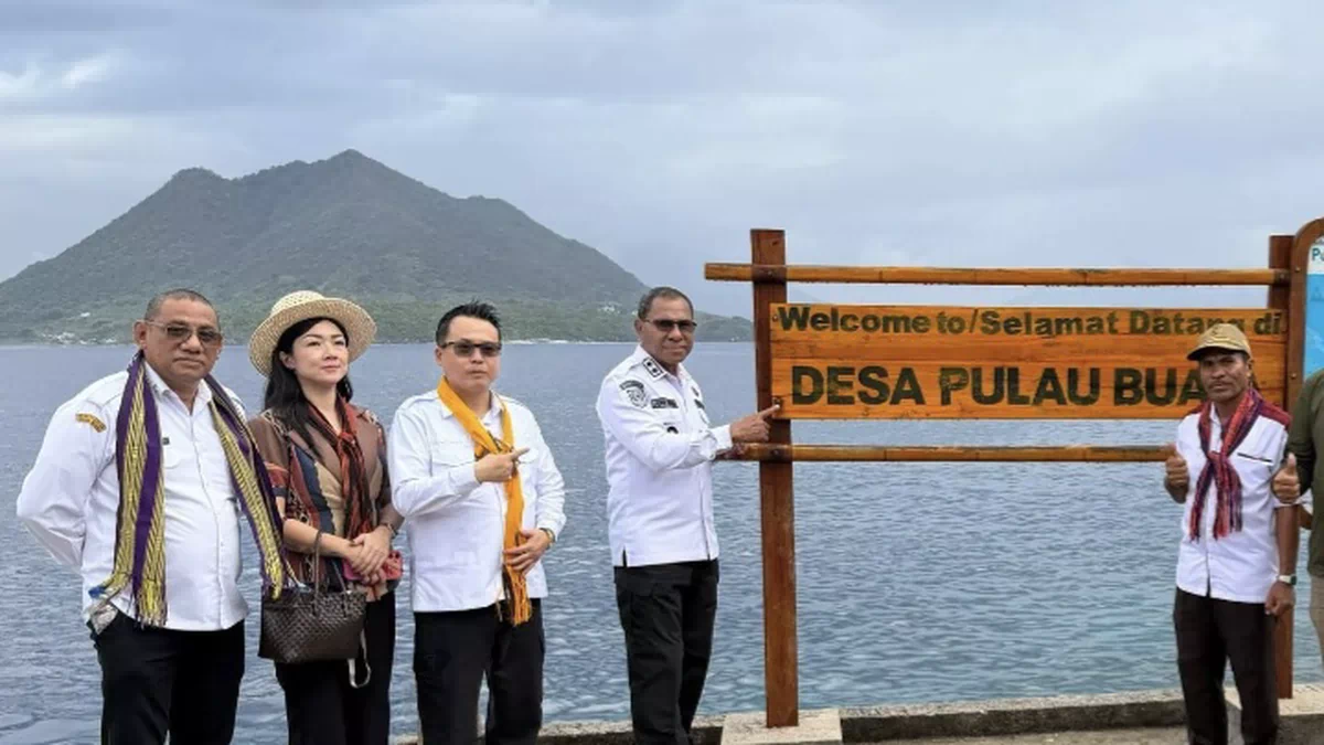Wagub NTT Ajak Warga Pulau Buaya Jaga Kelestarian Laut Alor Yang Indah Demi Masa Depan Generasi