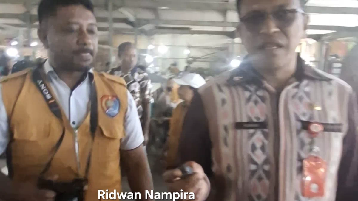 Wah, Pedagang Pasar Tempel Pemberat di Timbangan. Nampira: Ini Merugikan Masyarakat