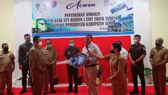 Bank NTT Serahkan Mobil Sampah, Bupati Alor Akui CSR Untuk Alor Paling Besar. Vinsen: Agar Kalabahi Bersih