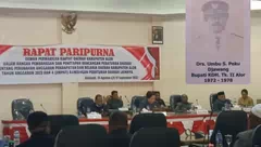Heningkan Cipta Dalam Paripurna DPRD Alor Untuk Mantan Bupati Alor, Umbu Peku Djawang. Bendera Setengah Tiang 3 Hari