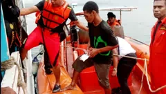 Kesigapan Pos SAR Alor Selamatkan KM Nusantara Yang Patah Kemudi