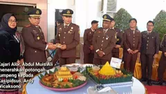 Kajari Alor: Laksanakan Amanat Jaksa Agung Dengan Tulus. Syukuran HBA 63 Dengan Tumpeng