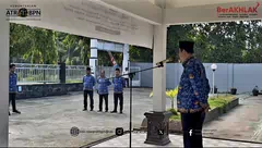 Saat Apel KORPRI Kakantah Alor Pacu Staf Tingkatkan Etos Kerja dan Serahkan SK 16 PPPK