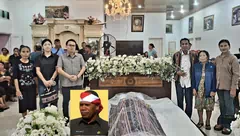 Niat Pemkab Makamkan di TMP, Tapi Mantan Bupati Alor Sudah Siapkan Makamnya Sendiri. Bendera Setengah Tiang