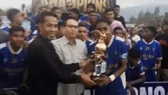 Gaza Moru FC Raih Budi Artha Mandiri Cup, Wabup Alor Nilai Pemain Dari Luar Telah Memberi Pelajaran Berharga