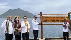 Wagub NTT Ajak Warga Pulau Buaya Jaga Kelestarian Laut Alor Yang Indah Demi Masa Depan Generasi
